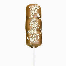 Charger l'image dans la galerie, Guimauves enrobées de chocolat au lait sur un baton avec sucre d'érable du Québec