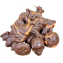 Charger l'image dans la galerie, Bouchées de chocolat au lait aux formes de monstres, sorcieres et citrouille pour Halloween