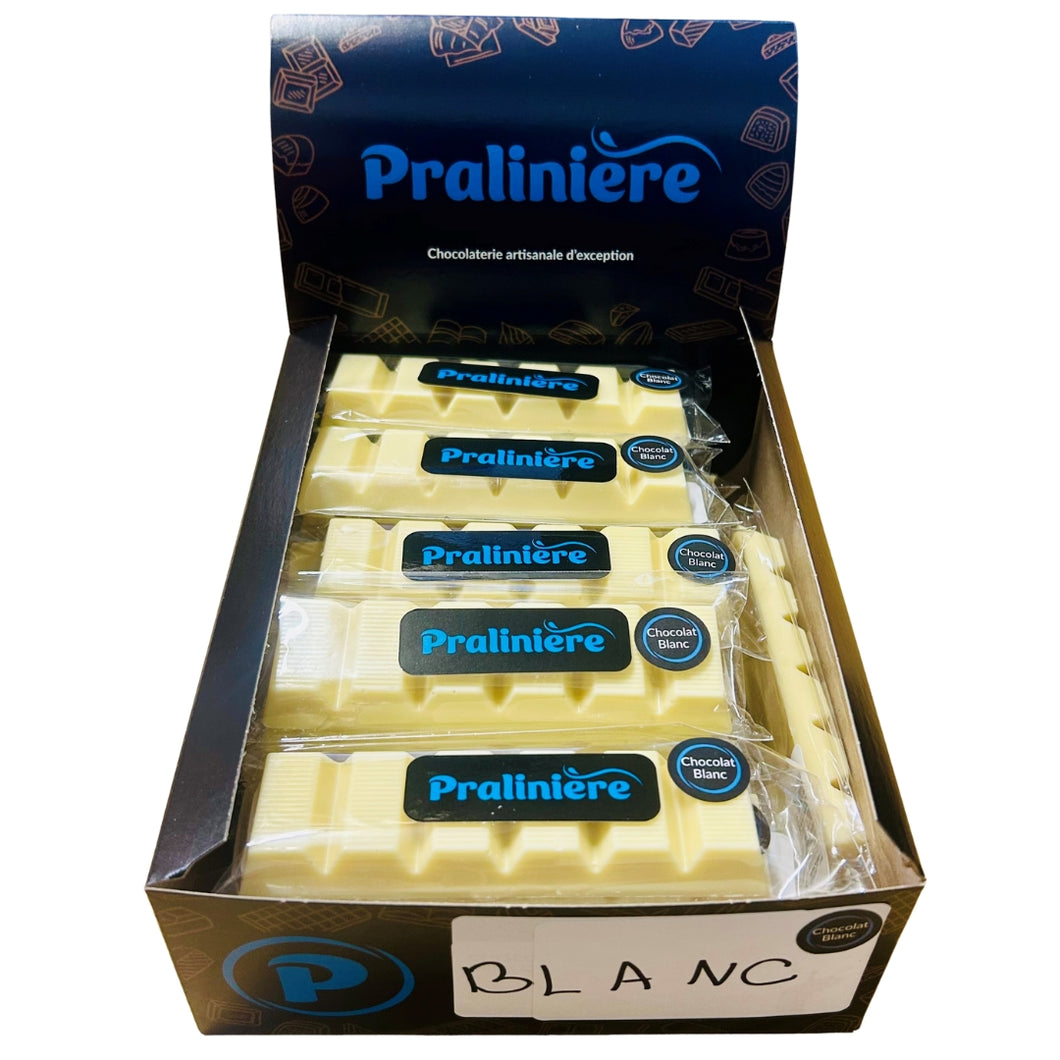 boite de 24 barres de chocolat blanc crémeux fabriqué au Québec par la chocolaterie artisanale Pralinière.
