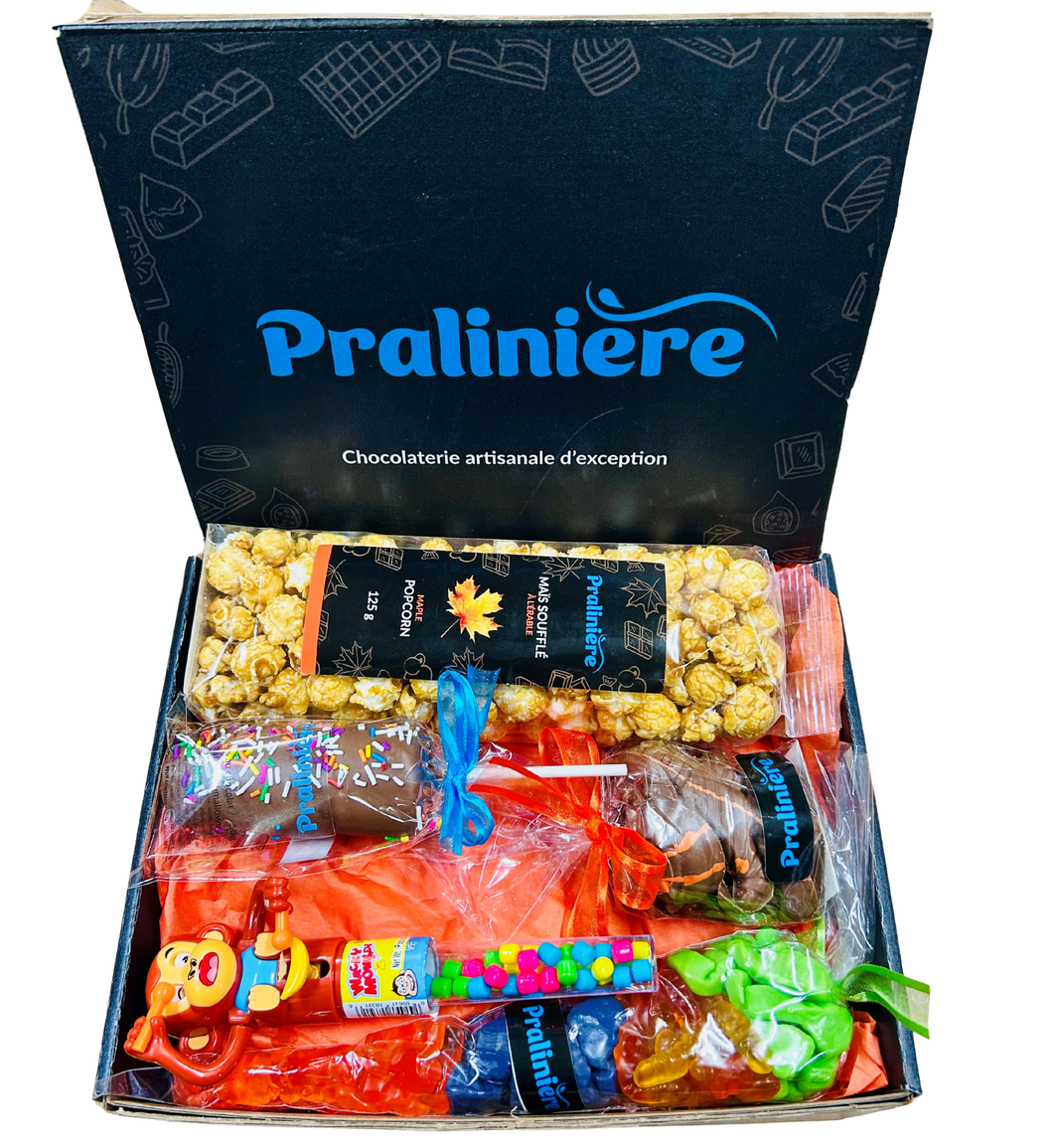Boite cadeau pour Halloween contenant chocolat artisanal, bonbons et popcorn fabriqué au Québec