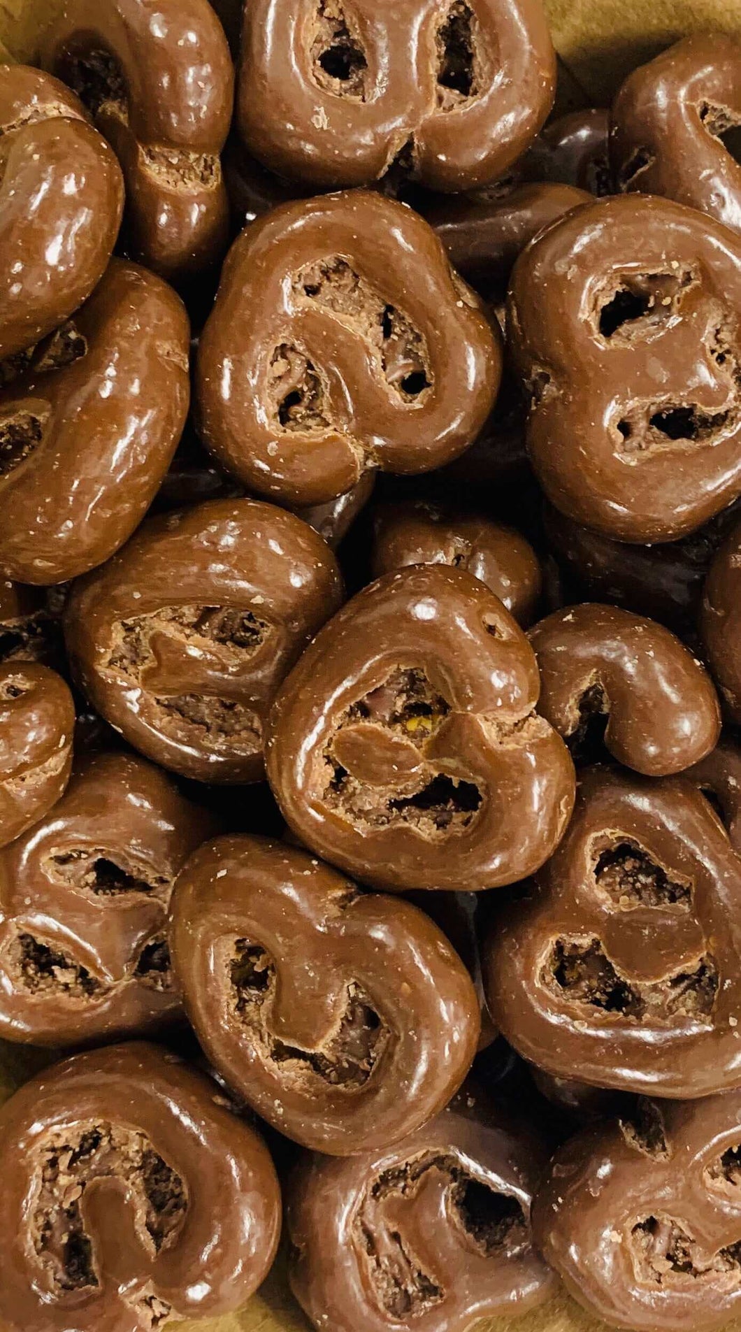 Sachet de bretzels enrobés de chocolat au lait en vente sur boutique en ligne