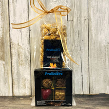 Charger l&#39;image dans la galerie, Coffret cadeau gourmand avec chocolats fins et popcorn artisanal à l&#39;érable, emballé au Québec par La Pralinière
