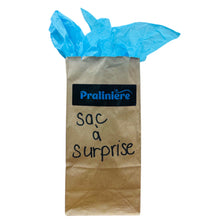 Charger l'image dans la galerie, Sac surprise gourmand pour enfants – bonbons et chocolats artisanaux